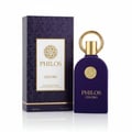 Maison Alhambra Philos Centro — A purple perfume bottle with a gold ring cap and a gold emblem sits next to its matching purple patterned box, both on a white reflective surface. | Maison Alhambra Philos Centro — Botol minyak wangi ungu dengan penutup cincin emas dan lambang emas terletak di sebelah kotak bermotif